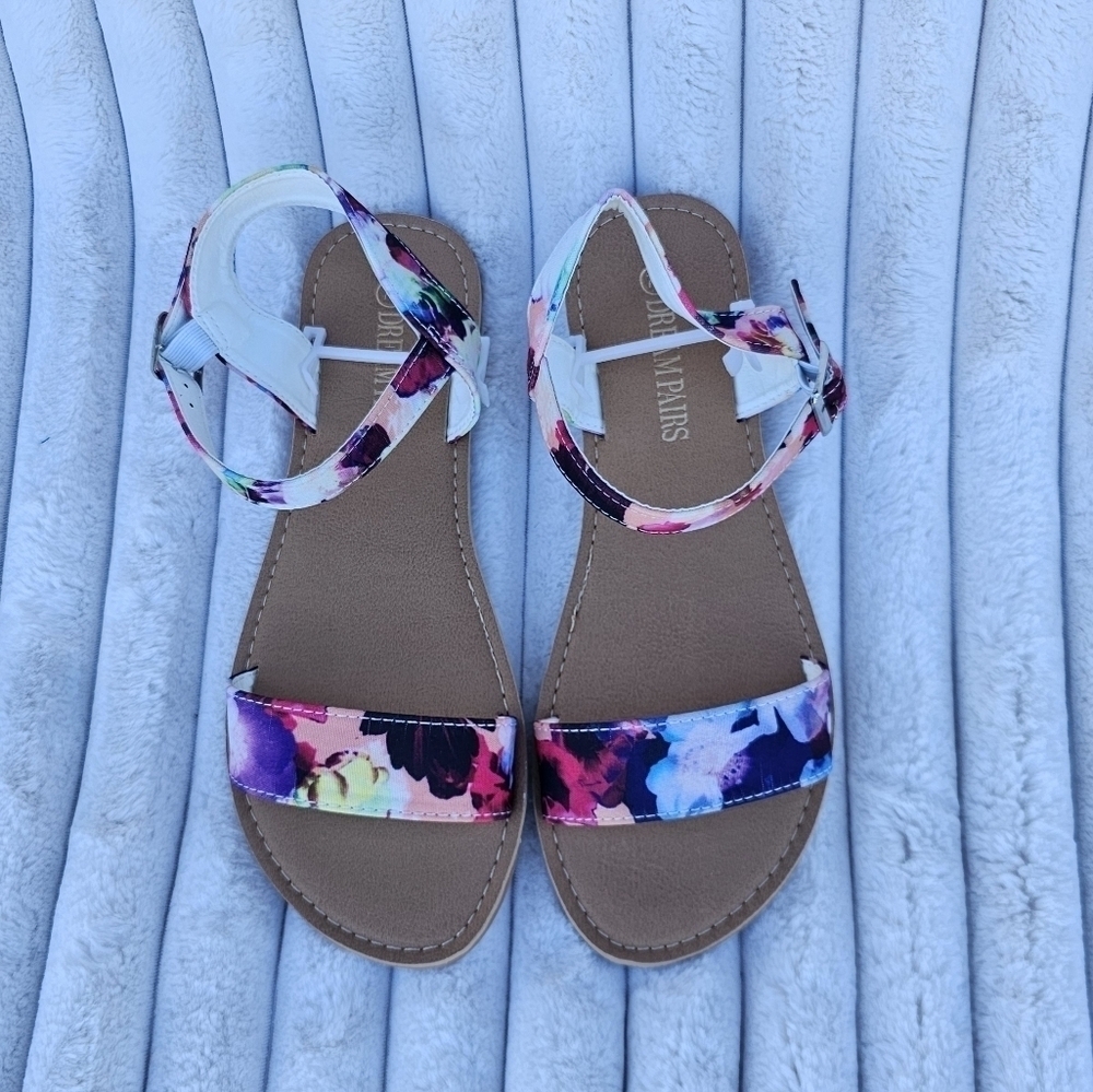 DREAM PAIRS Open Toe Ankle Strap Flat Sandals Abstract Design size 7.5